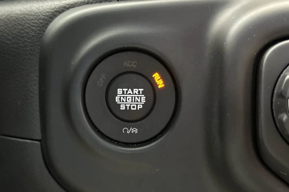 2023 Jeep JL Wrangler - Image 16 of 17