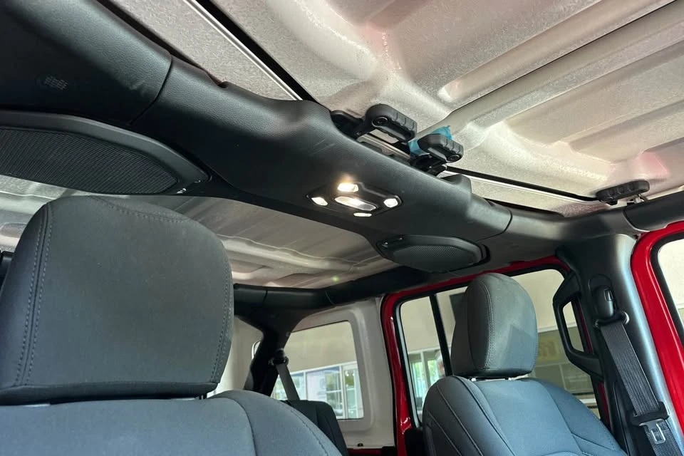 2023 Jeep JL Wrangler - Image 11 of 17