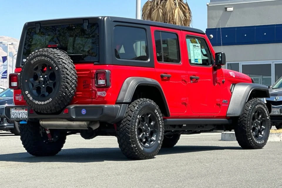 2023 Jeep JL Wrangler - Image 3 of 17