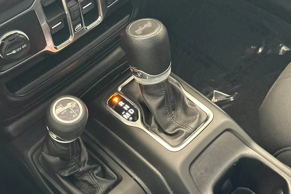 2023 Jeep JL Wrangler - Image 13 of 17