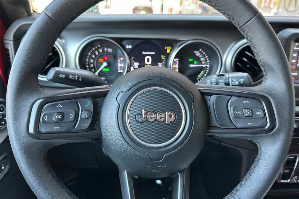 2023 Jeep JL Wrangler - Image 15 of 17