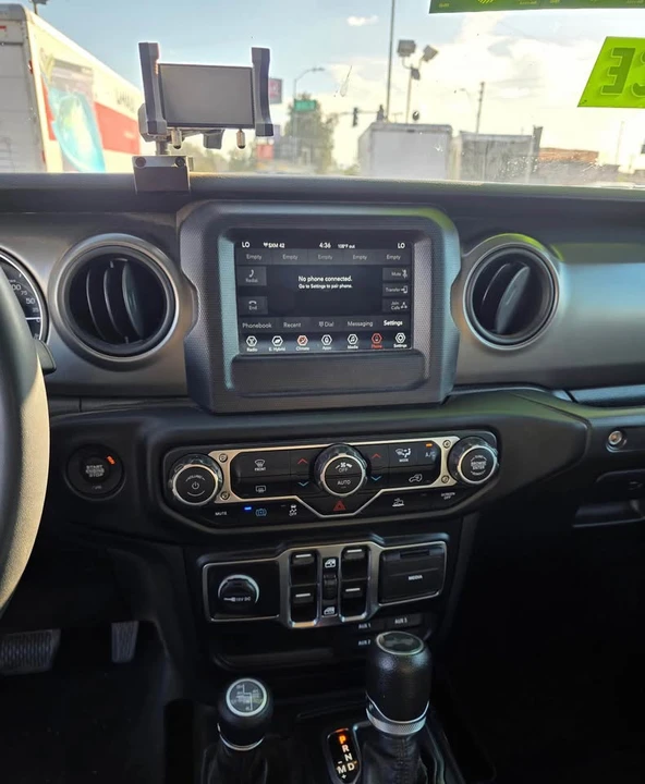 2023 Jeep JL Wrangler - Image 14 of 15
