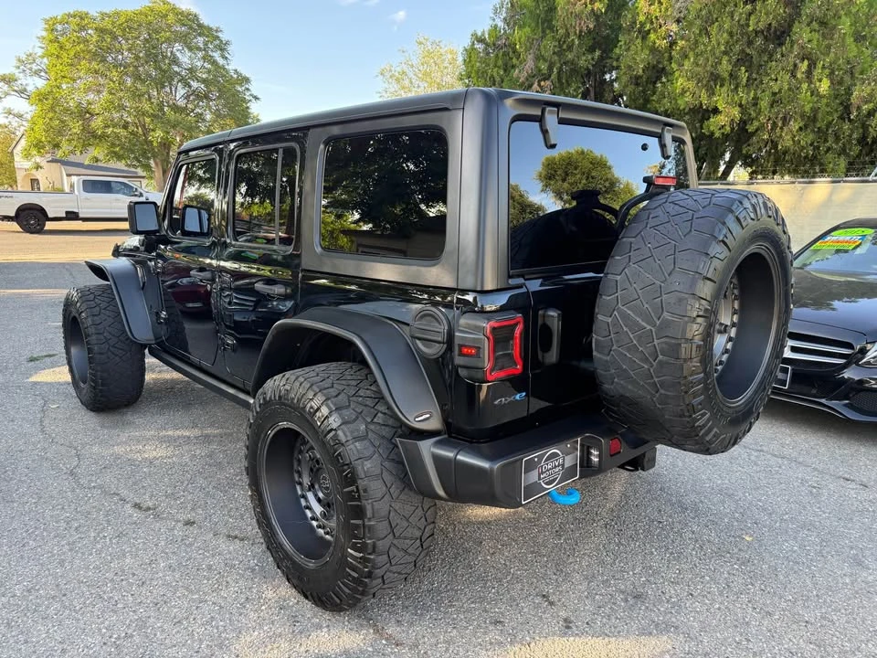 2023 Jeep JL Wrangler - Image 4 of 19