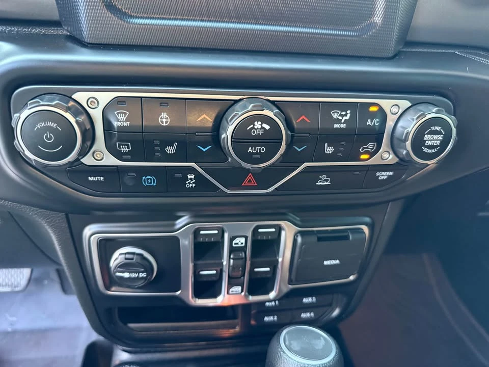 2023 Jeep JL Wrangler - Image 15 of 19