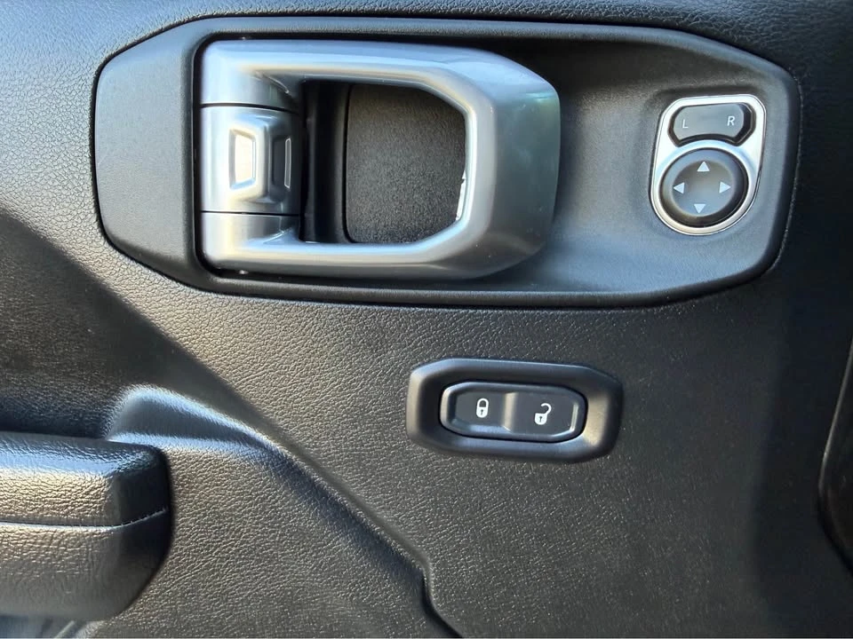2023 Jeep JL Wrangler - Image 19 of 19