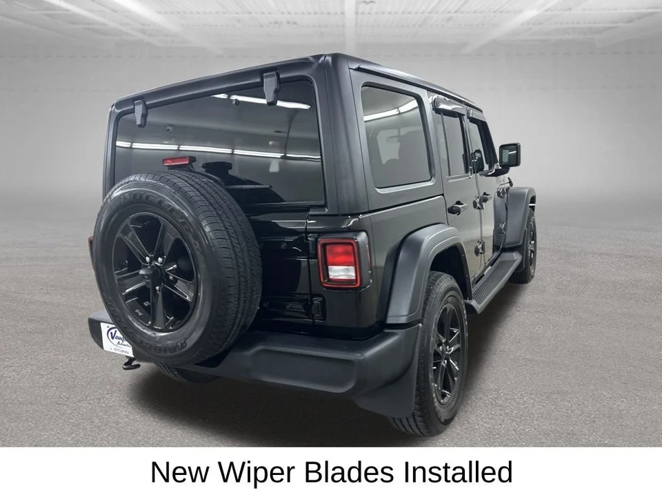 2023 Jeep JL Wrangler - Image 15 of 31