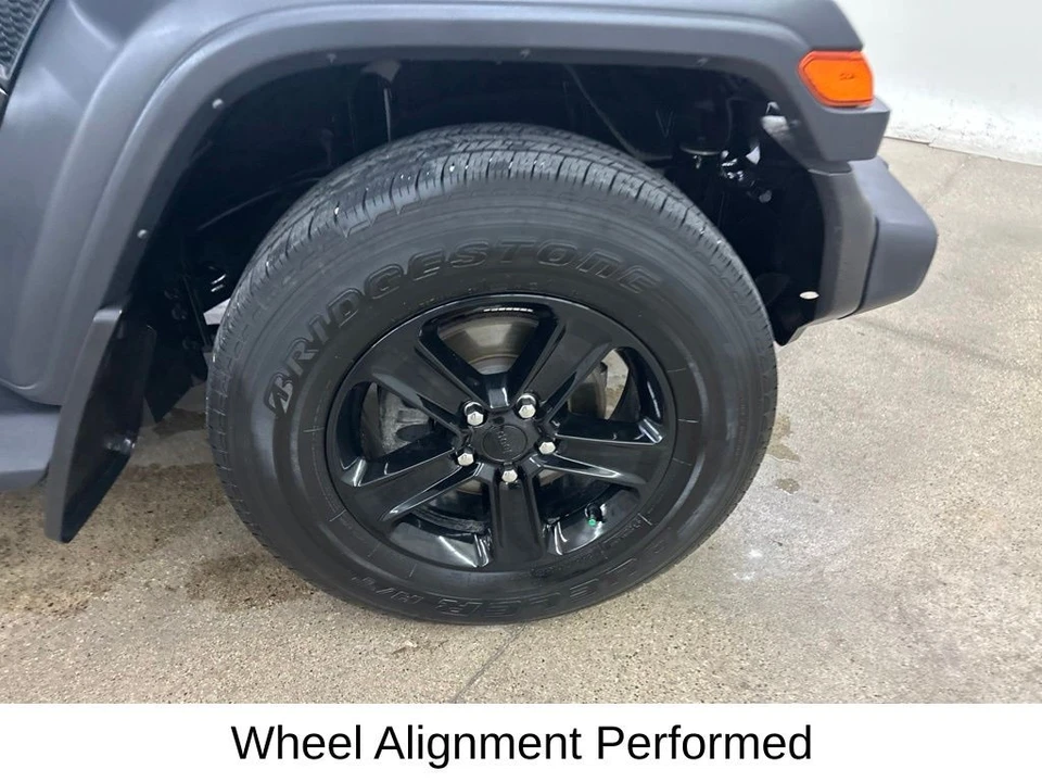 2023 Jeep JL Wrangler - Image 17 of 31