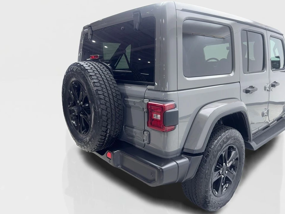 2023 Jeep JL Wrangler - Image 18 of 21