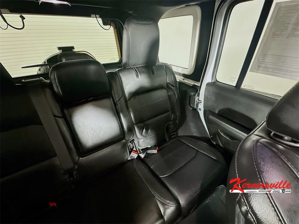 2023 Jeep JL Wrangler - Image 14 of 21