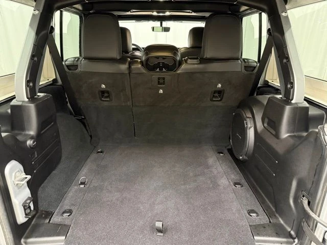 2023 Jeep JL Wrangler - Image 23 of 28
