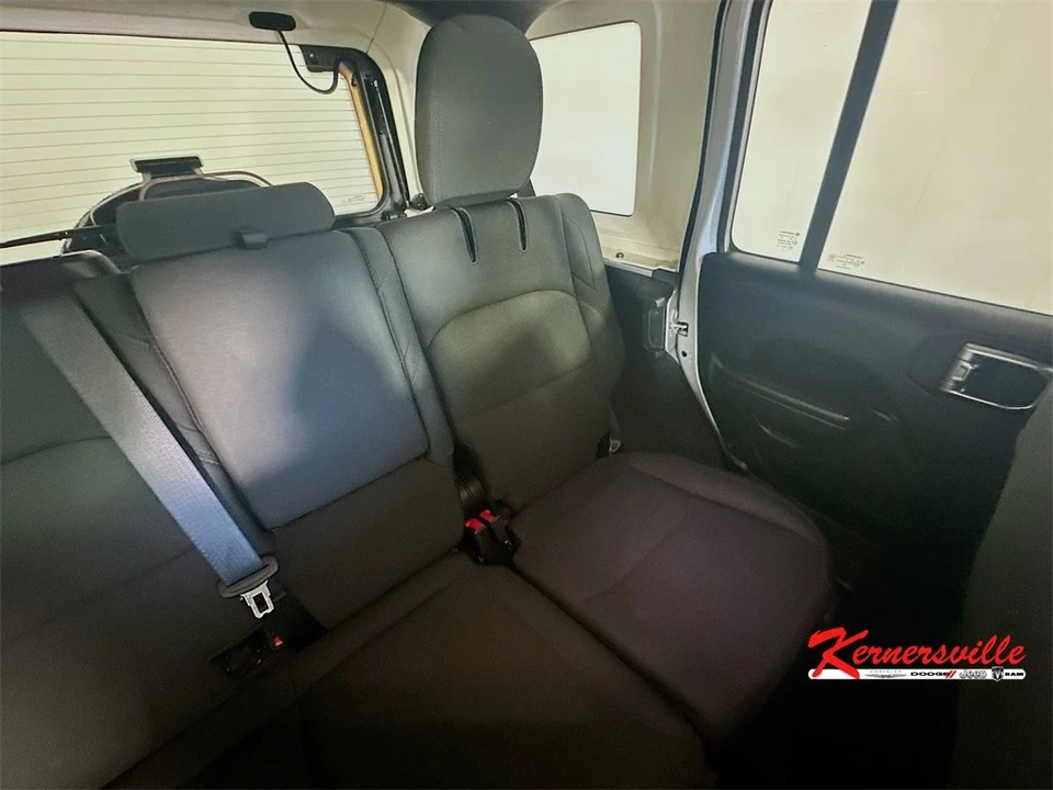 2023 Jeep JL Wrangler - Image 14 of 21