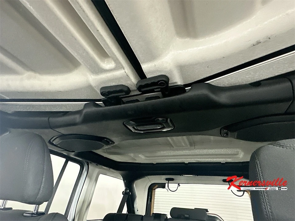 2023 Jeep JL Wrangler - Image 21 of 21