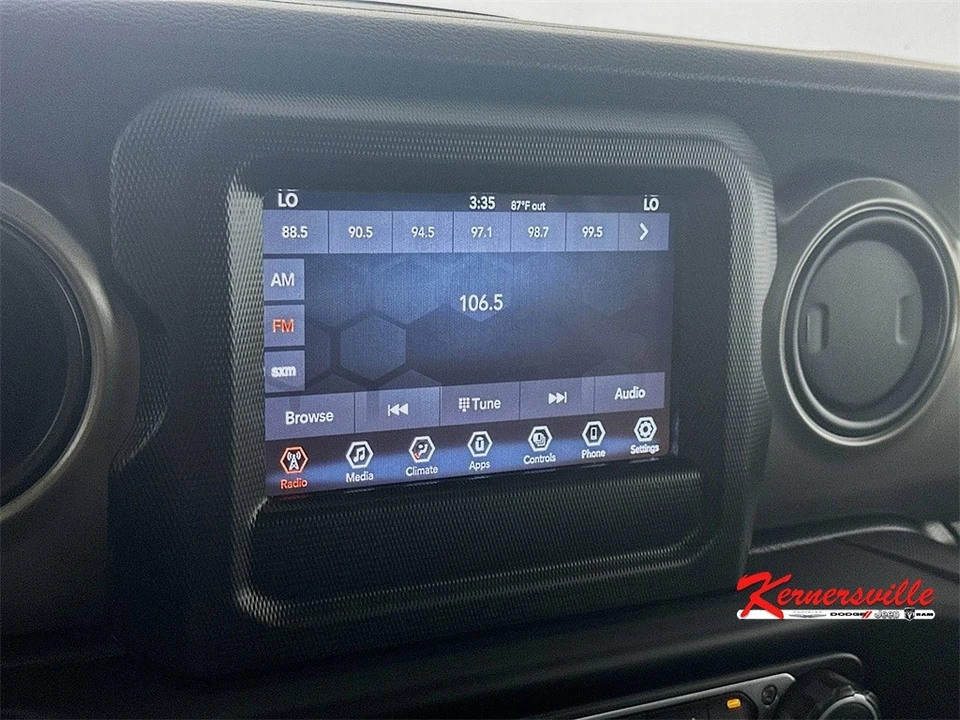 2023 Jeep JL Wrangler - Image 17 of 21