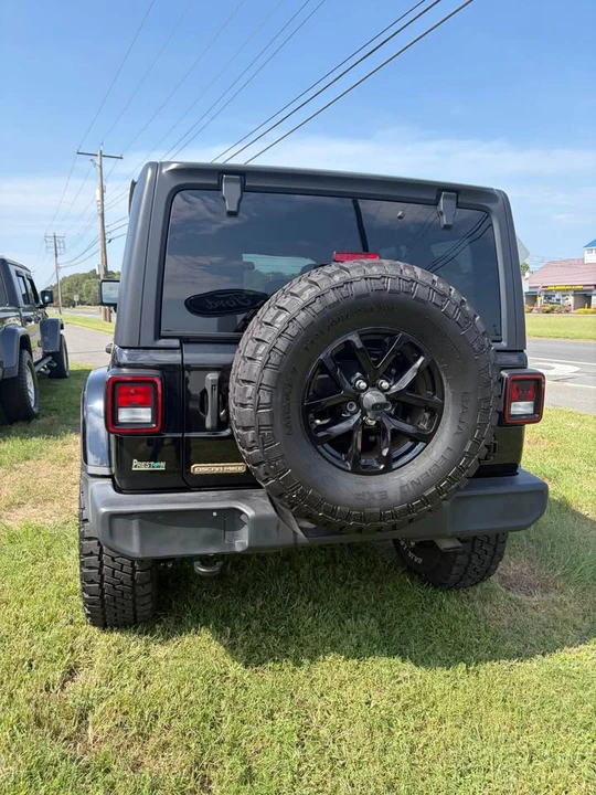 2023 Jeep JL Wrangler - Image 6 of 7