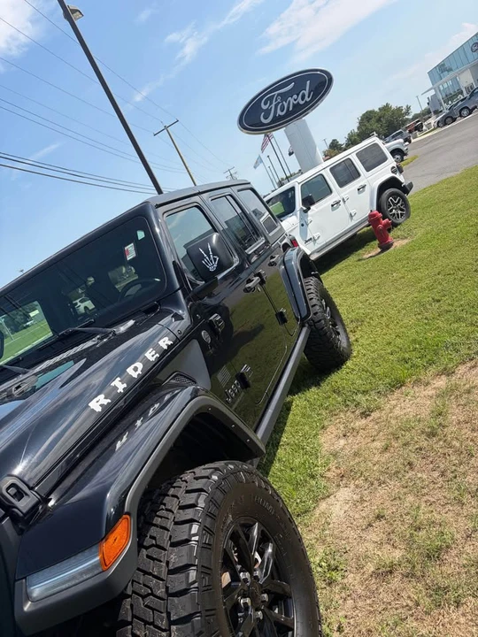 2023 Jeep JL Wrangler - Image 5 of 7