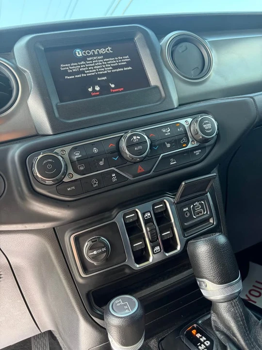 2023 Jeep JL Wrangler - Image 3 of 7
