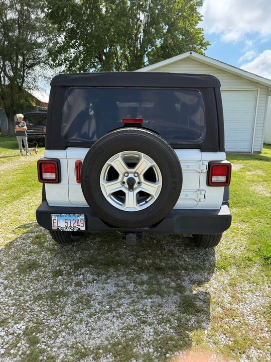 2023 Jeep JL Wrangler - Image 4 of 7