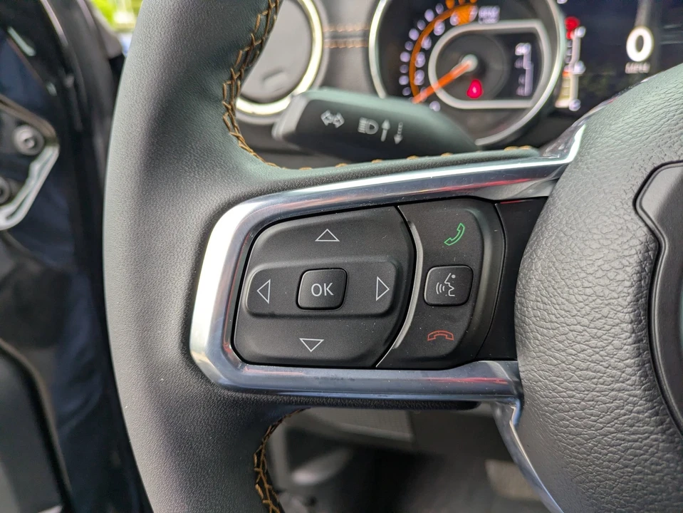2023 Jeep JL Wrangler - Image 18 of 31