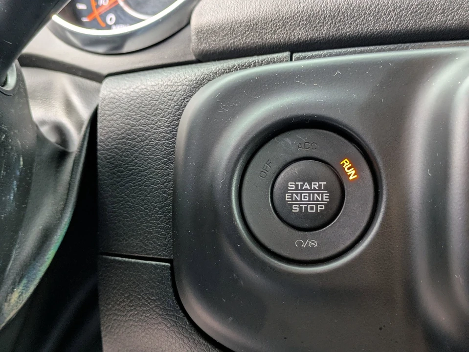 2023 Jeep JL Wrangler - Image 25 of 31