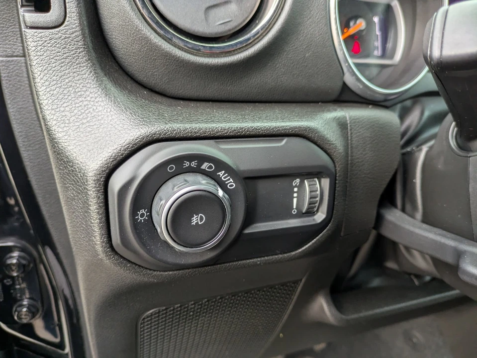 2023 Jeep JL Wrangler - Image 17 of 31