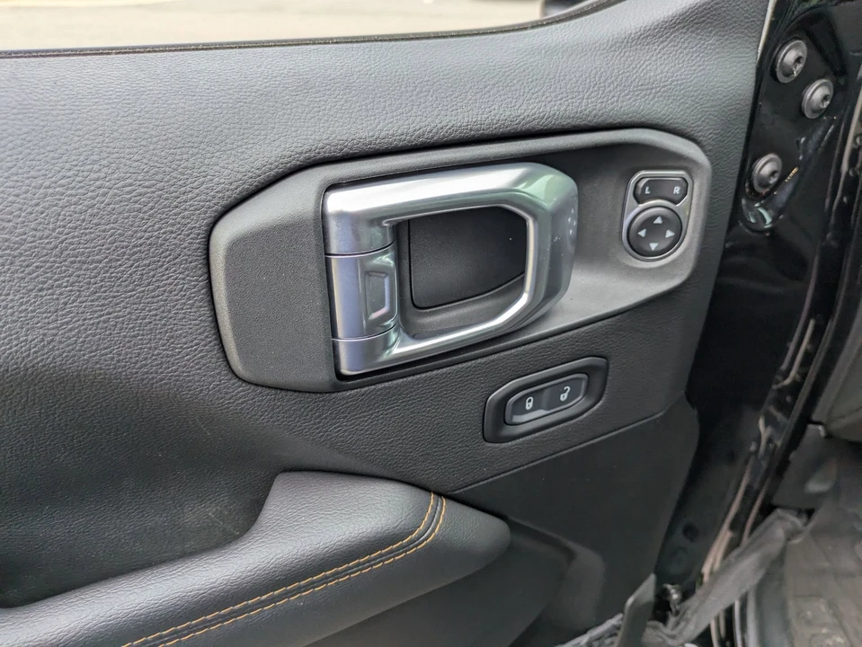 2023 Jeep JL Wrangler - Image 16 of 31
