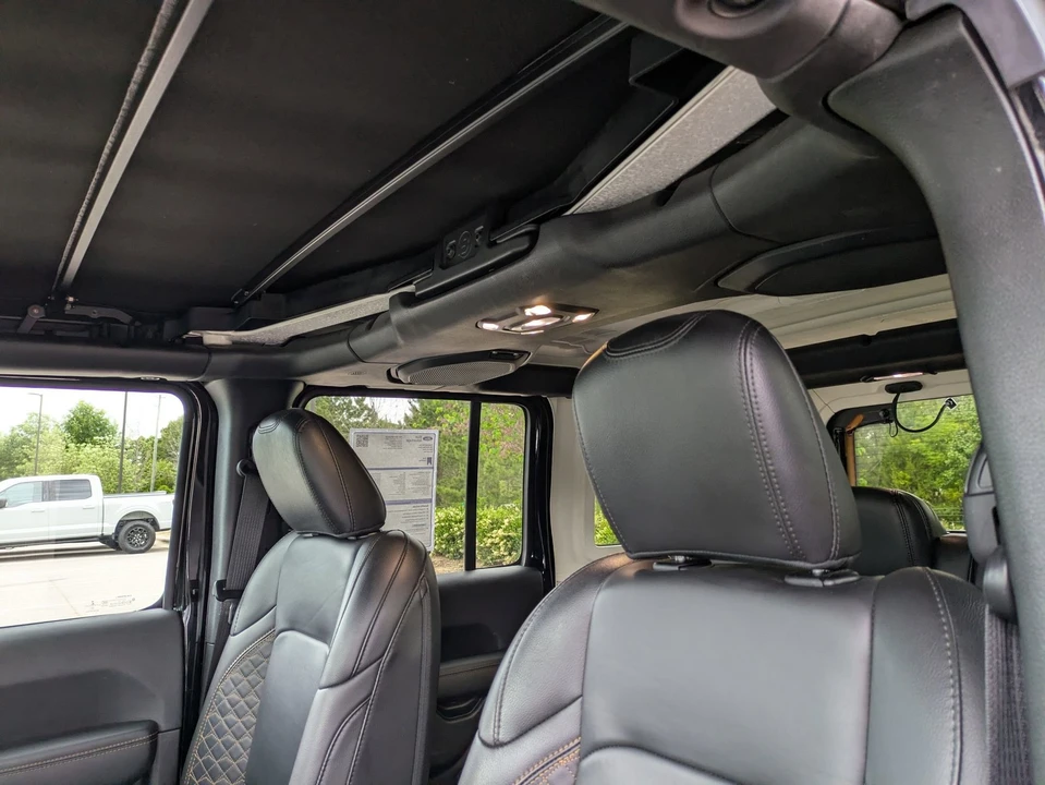 2023 Jeep JL Wrangler - Image 29 of 31