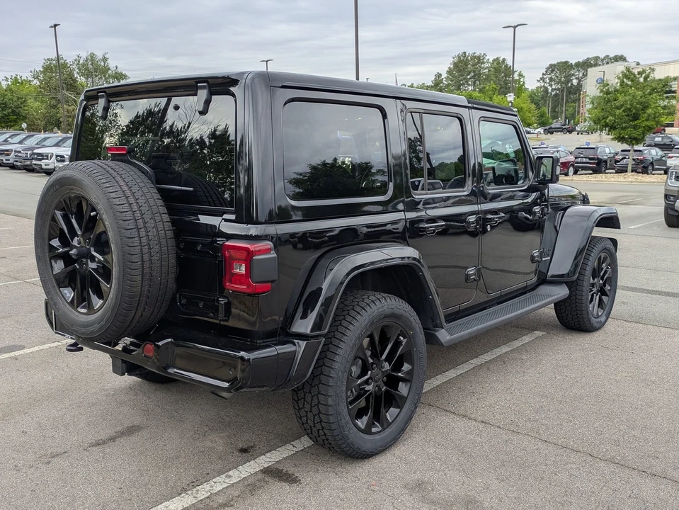 2023 Jeep JL Wrangler - Image 4 of 31