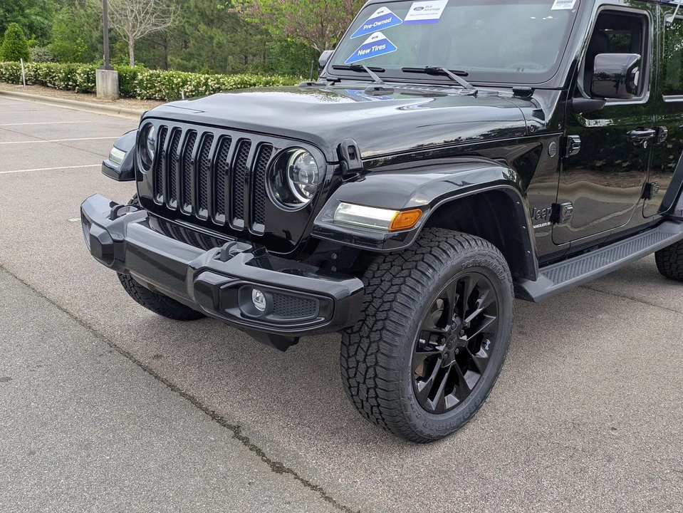 2023 Jeep JL Wrangler - Image 10 of 31