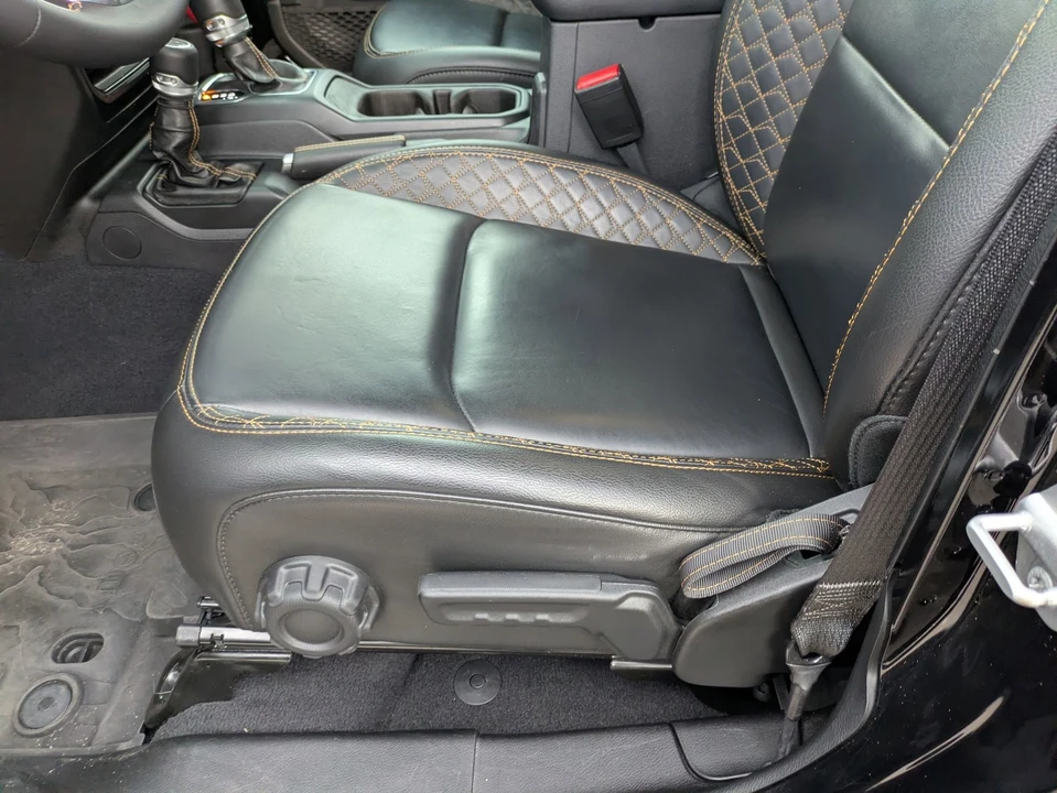 2023 Jeep JL Wrangler - Image 13 of 31