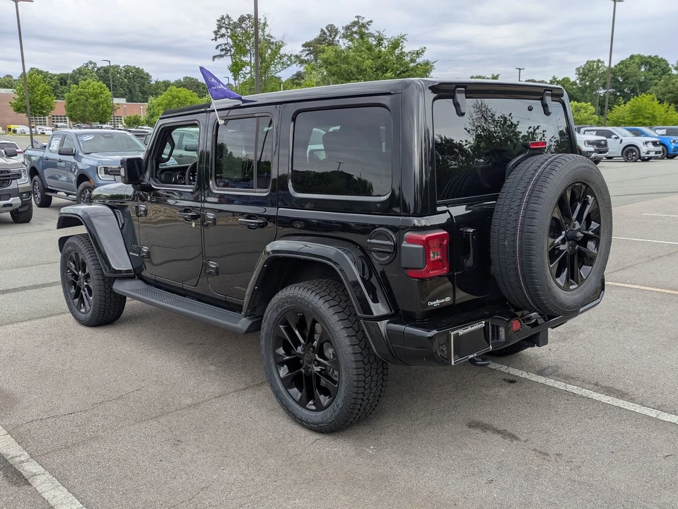 2023 Jeep JL Wrangler - Image 6 of 31