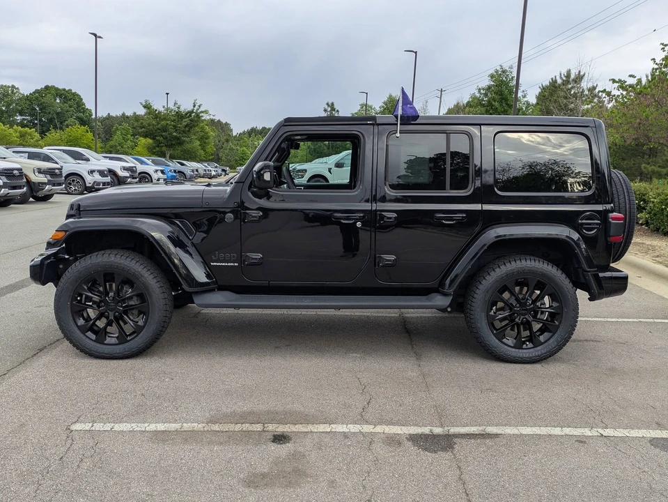2023 Jeep JL Wrangler - Image 7 of 31