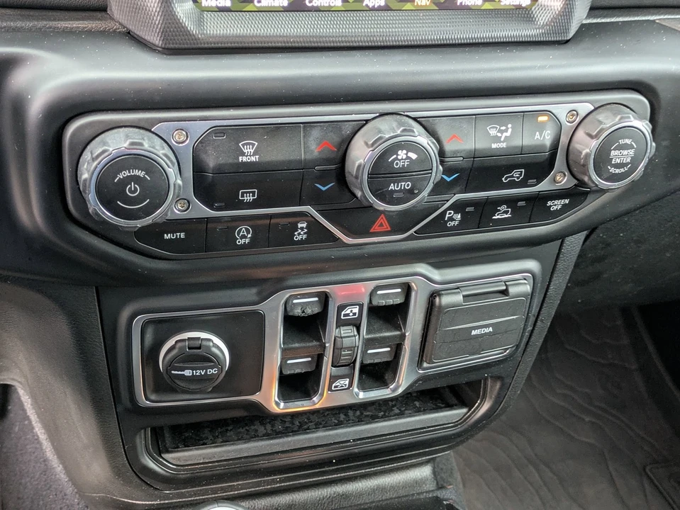 2023 Jeep JL Wrangler - Image 24 of 31