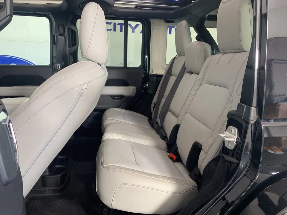 2023 Jeep JL Wrangler - Image 7 of 12