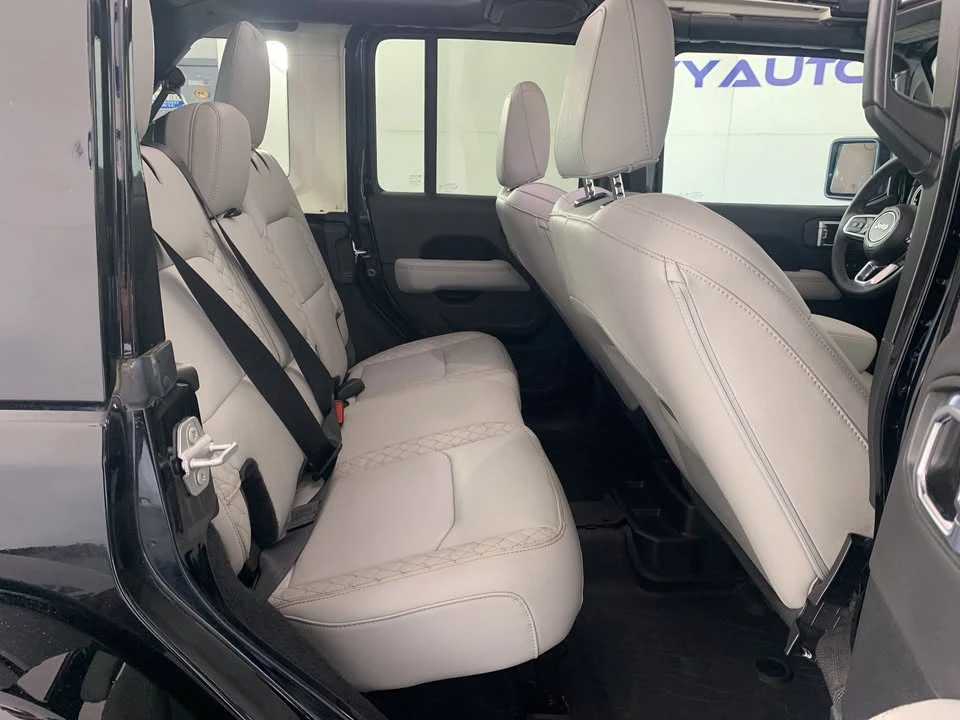 2023 Jeep JL Wrangler - Image 6 of 12