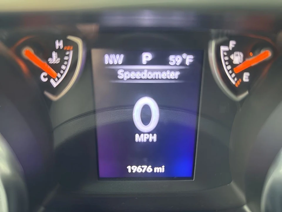 2023 Jeep JL Wrangler - Image 23 of 31