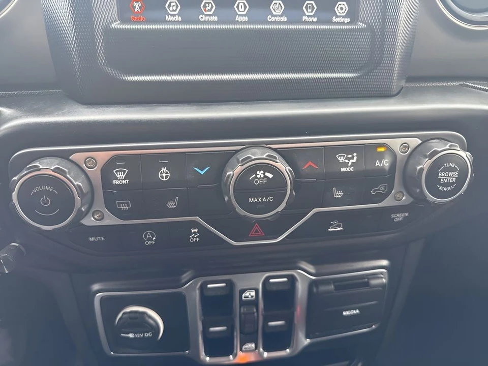 2023 Jeep JL Wrangler - Image 17 of 31