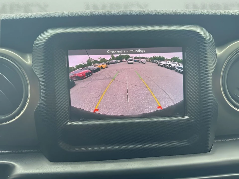 2023 Jeep JL Wrangler - Image 19 of 31