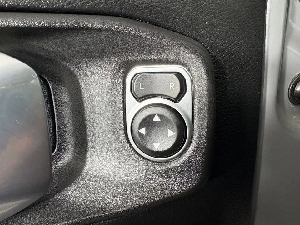 2023 Jeep JL Wrangler - Image 15 of 20
