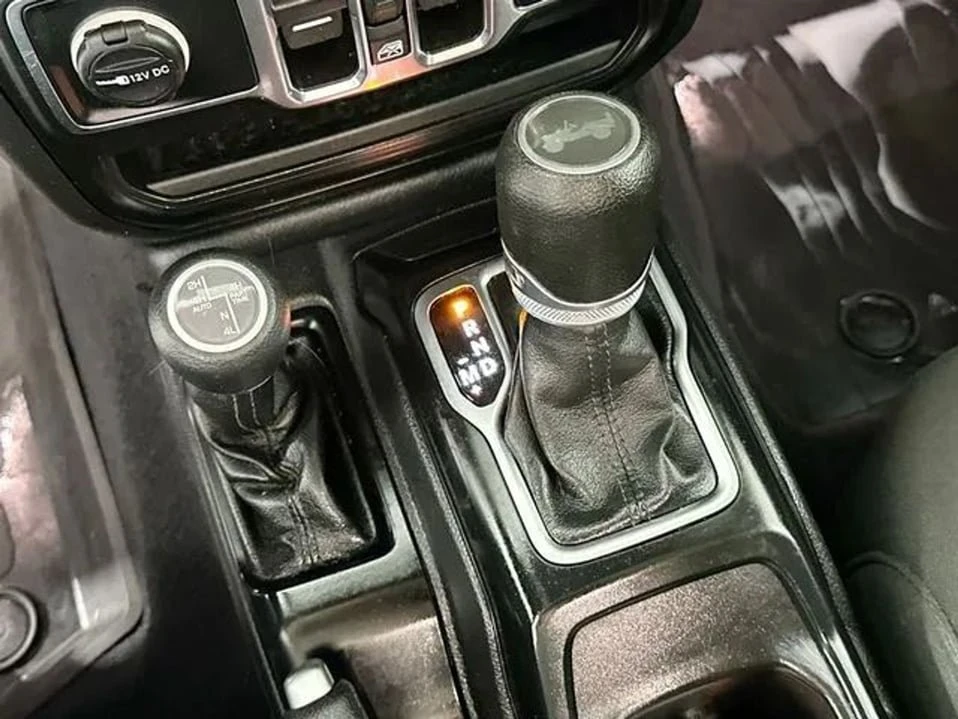 2023 Jeep JL Wrangler - Image 15 of 20