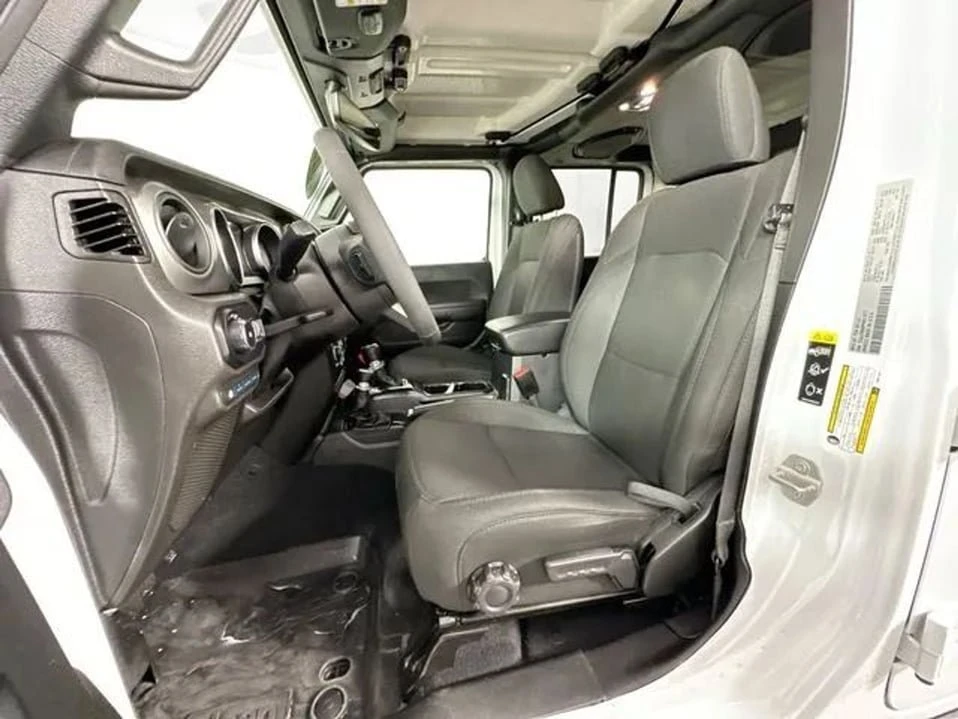 2023 Jeep JL Wrangler - Image 19 of 20