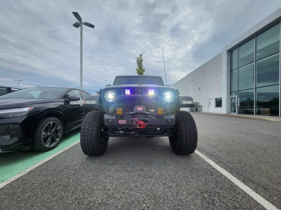2023 Jeep JL Wrangler - Image 9 of 15