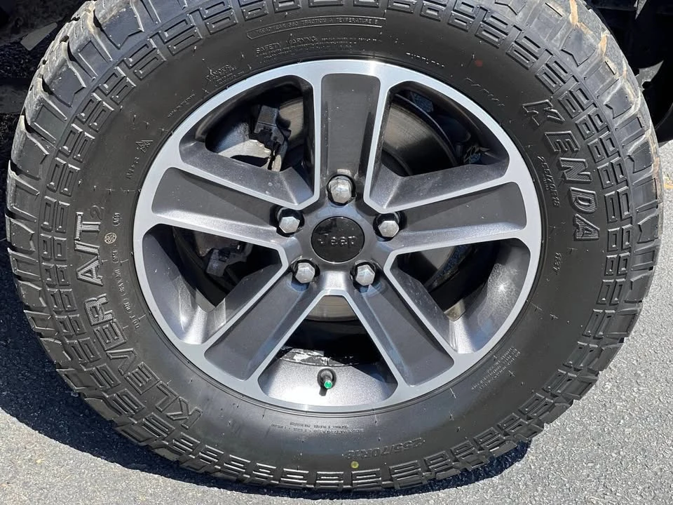 2023 Jeep JL Wrangler - Image 19 of 20