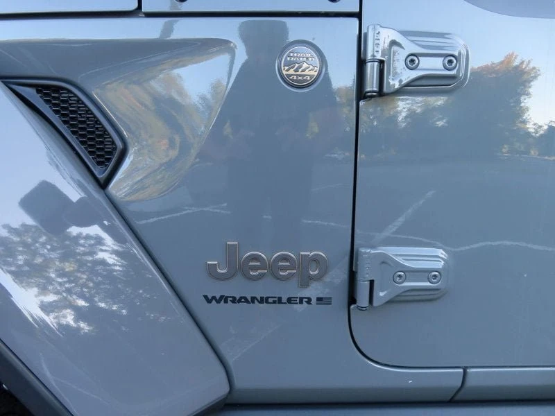 2023 Jeep JL Wrangler - Image 17 of 20