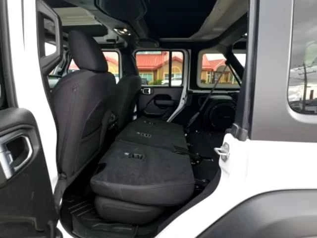 2023 Jeep JL Wrangler - Image 9 of 11