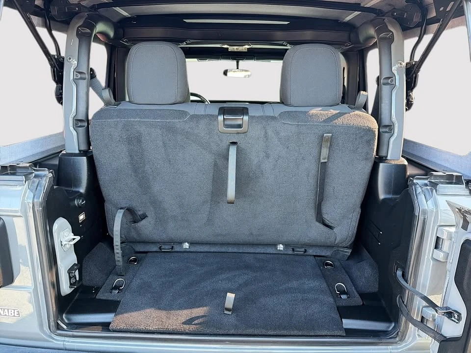 2023 Jeep JL Wrangler - Image 6 of 10