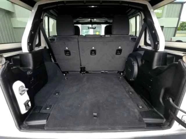2023 Jeep JL Wrangler - Image 10 of 11
