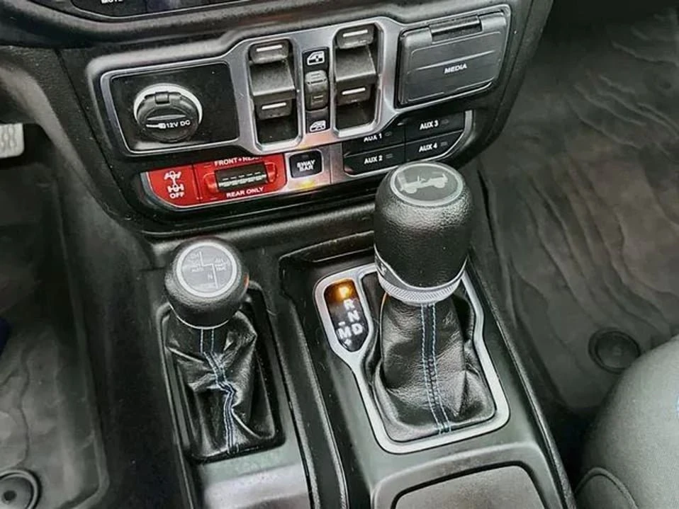 2023 Jeep JL Wrangler - Image 17 of 20