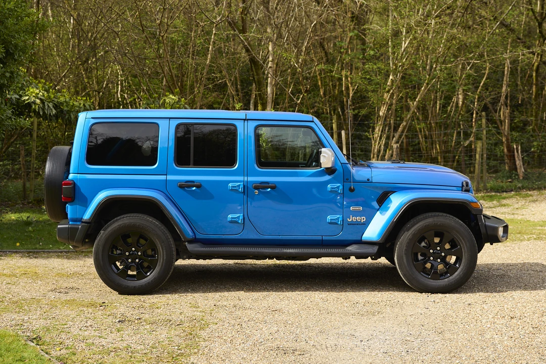 2023 Jeep JL Wrangler - Image 4 of 31