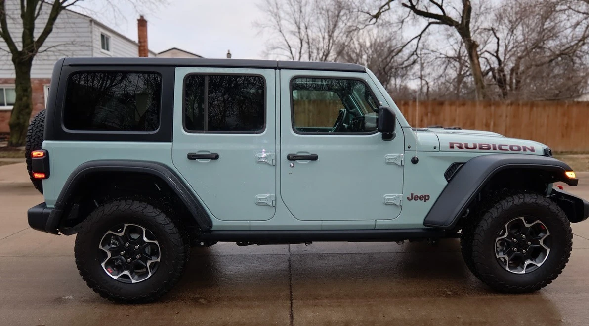 2023 Jeep JL Wrangler - Image 4 of 30
