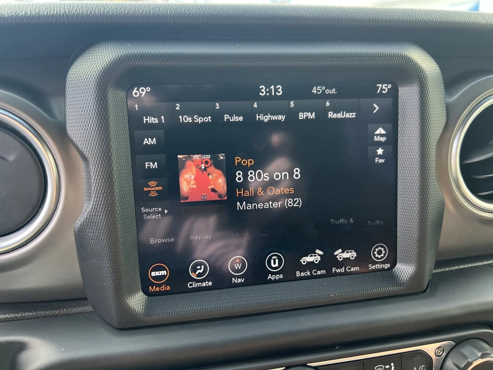 2023 Jeep JL Wrangler - Image 18 of 21